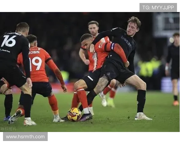 西布朗迎战卢顿展现英冠精彩对决两队争夺季后赛名额的关键战役